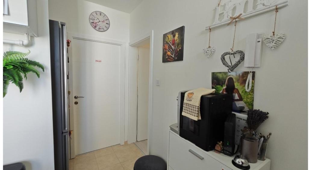 Derkovits Appartman Szombathely Buitenkant foto